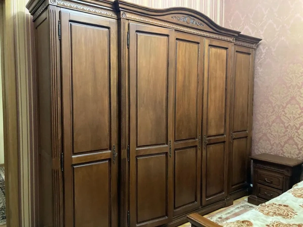 Шкаф 5 дверный "Венеция" Орех 772  купить в интернет магазине Мебель из массива. Звоните +7 495 961-63-63 Шкафы для одежды из массива дерева