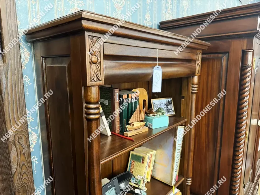 Книжный шкаф  
