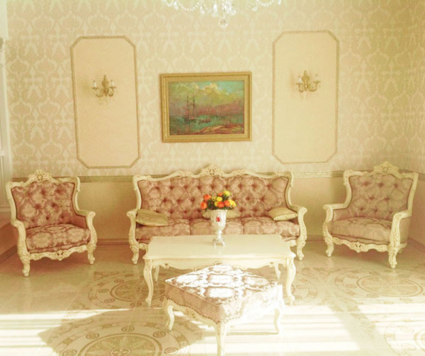 Гостиная из массива дерева  