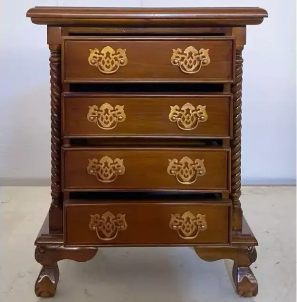 Тумба прикроватная 4 ящика  