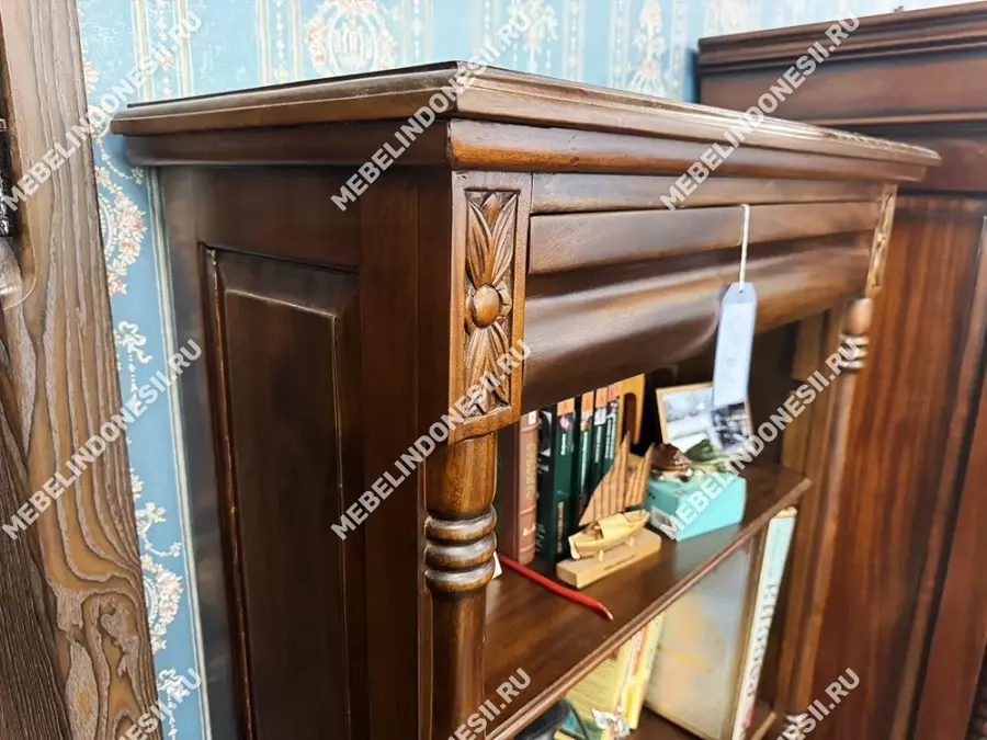 Книжный шкаф  