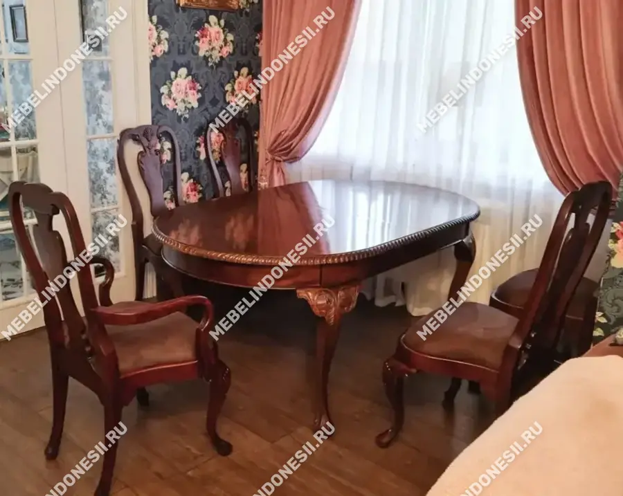 Резной стул в стиле Королевы Анны  