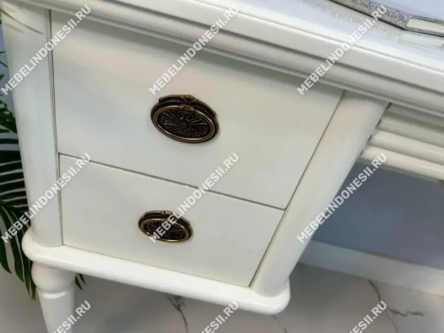 Стол туалетный "Мария Сильва" Орех MS832  купить в интернет магазине Мебель из массива. Звоните +7 495 961-63-63 Туалетные столы из массива дерева